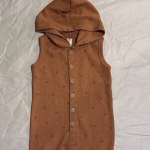 NEW Modern Moments by Gerber Baby Boy Hooded Sleeveless Romper 12M Mocha Chevron